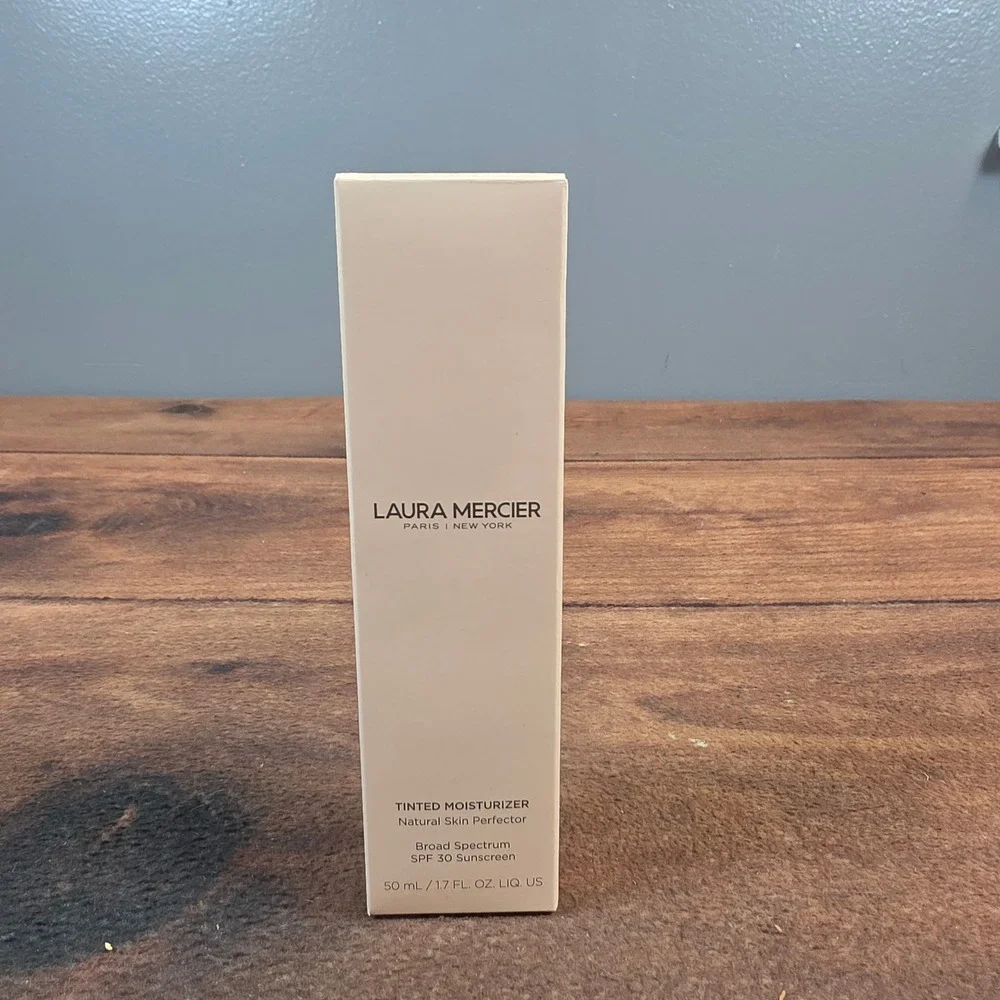 Laura Mercier Tinted Moisturizer Womens 1.7oz Mocha New SPF 30 Skin Perfector